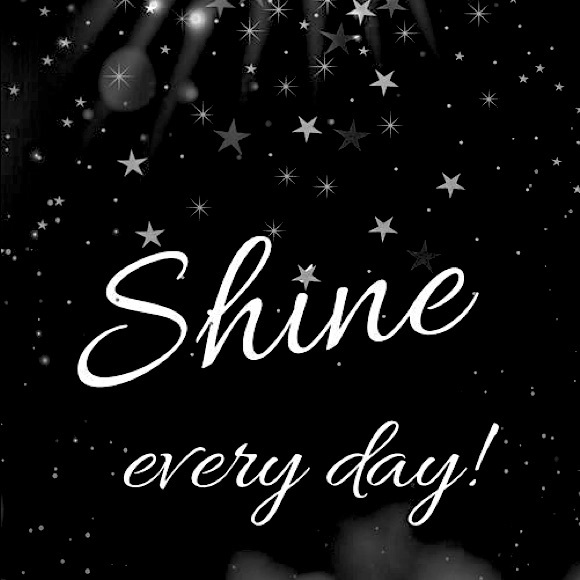 Meet your Posher, Sandra - Picture 1 of 1